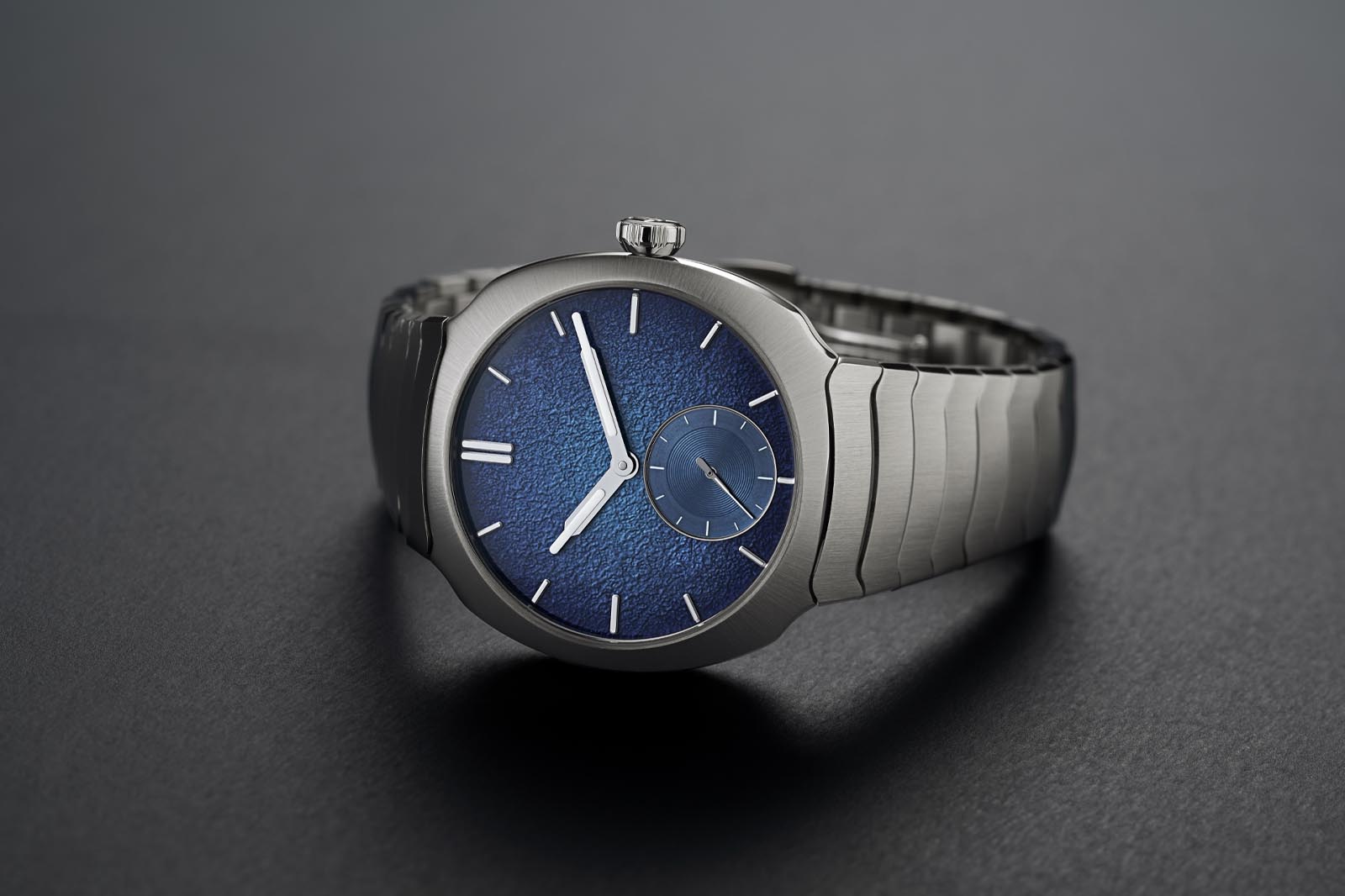 H Moser and Cie Streamliner Small Seconds Blue Enamel